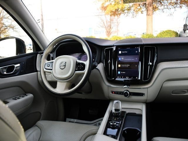 2022 Volvo XC60 B5 Inscription