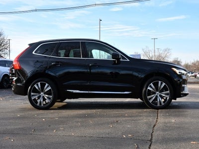 2022 Volvo XC60 B5 Inscription