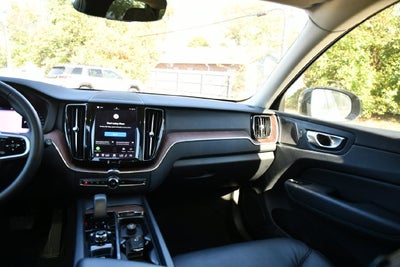 2024 Volvo XC60 B5 Plus Dark Theme
