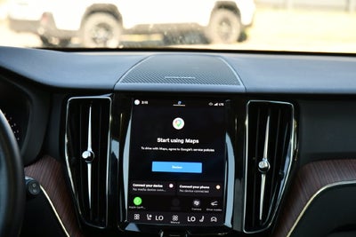 2024 Volvo XC60 B5 Plus Dark Theme