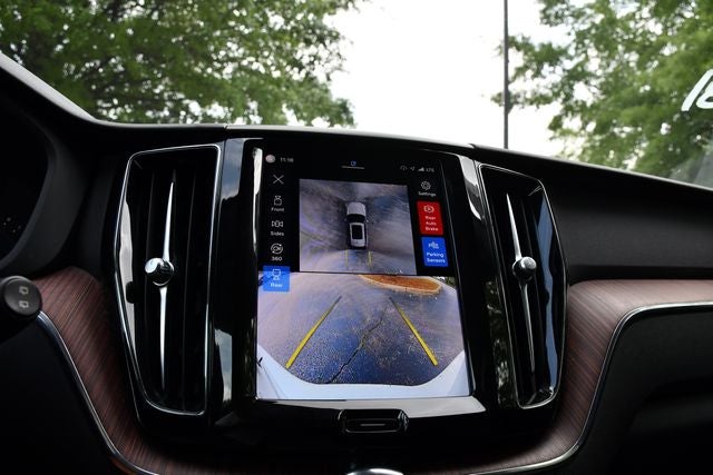 2024 Volvo XC60 B5 Plus Dark Theme