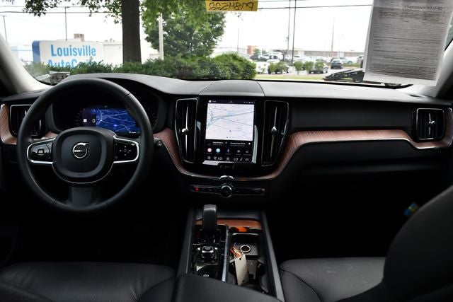 2024 Volvo XC60 B5 Plus Dark Theme