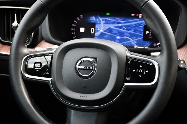 2024 Volvo XC60 B5 Plus Dark Theme