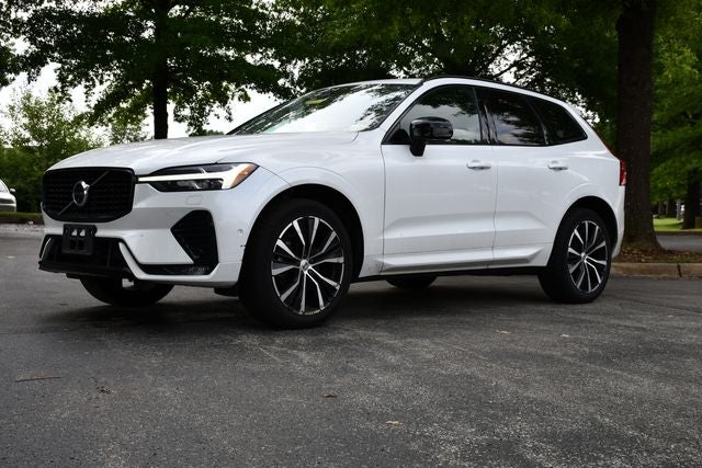2024 Volvo XC60 B5 Plus Dark Theme