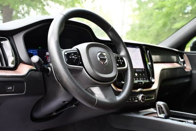 2024 Volvo XC60 B5 Plus Dark Theme