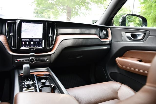 2024 Volvo XC60 B5 Plus Dark Theme