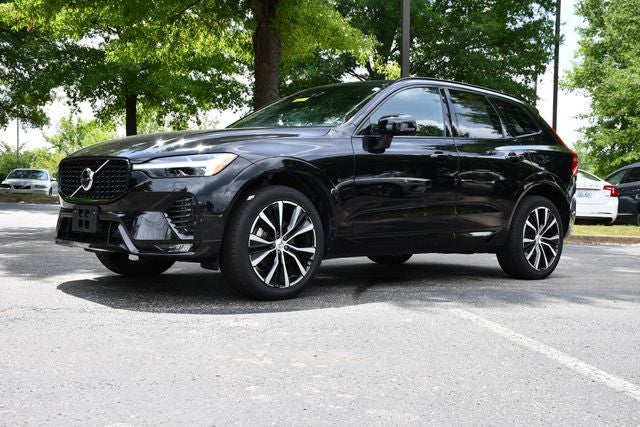 2024 Volvo XC60 B5 Plus Dark Theme