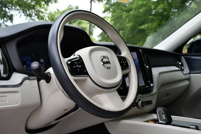 2024 Volvo XC60 B5 Plus Dark Theme