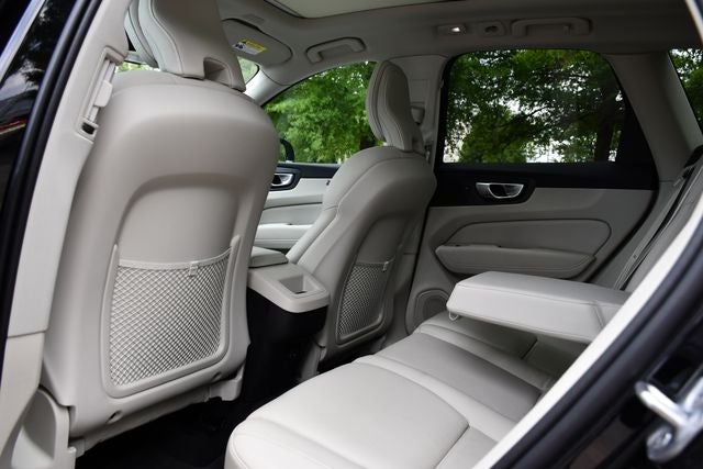 2024 Volvo XC60 B5 Plus Dark Theme