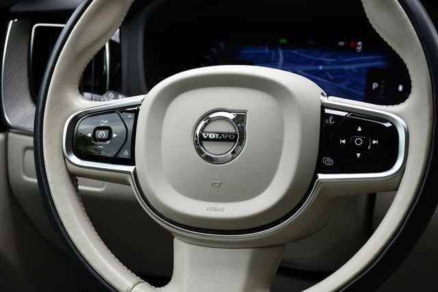 2024 Volvo XC60 B5 Plus Dark Theme