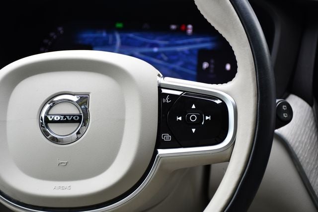 2024 Volvo XC60 B5 Plus Dark Theme