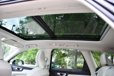 2024 Volvo XC60 B5 Plus Dark Theme