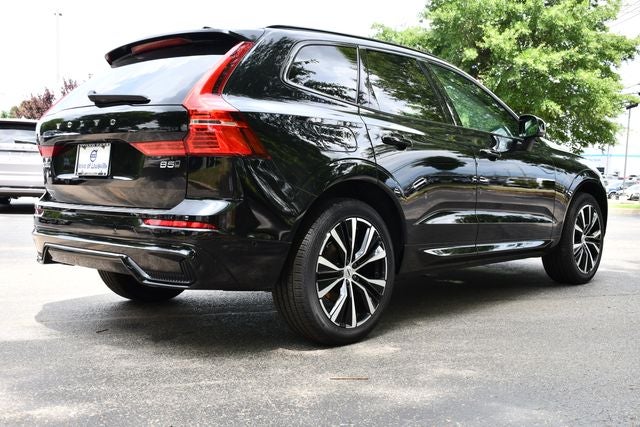 2024 Volvo XC60 B5 Plus Dark Theme