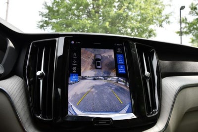 2024 Volvo XC60 B5 Plus Dark Theme