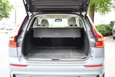 2024 Volvo XC60 B5 Plus Dark Theme