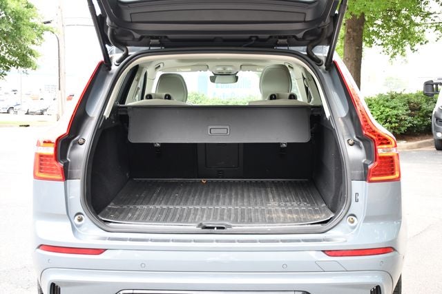 2024 Volvo XC60 B5 Plus Dark Theme