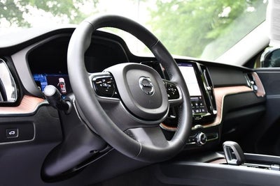2024 Volvo XC60 B5 Plus Dark Theme