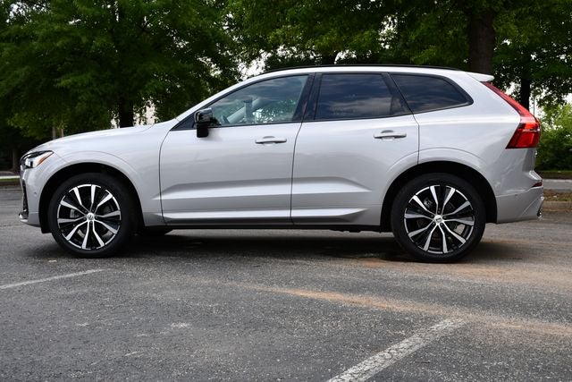 2024 Volvo XC60 B5 Plus Dark Theme