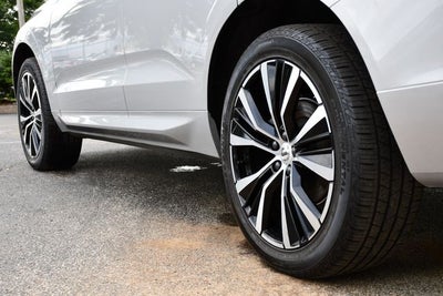 2024 Volvo XC60 B5 Plus Dark Theme