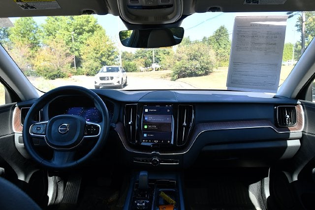 2024 Volvo XC60 B5 Plus Dark Theme