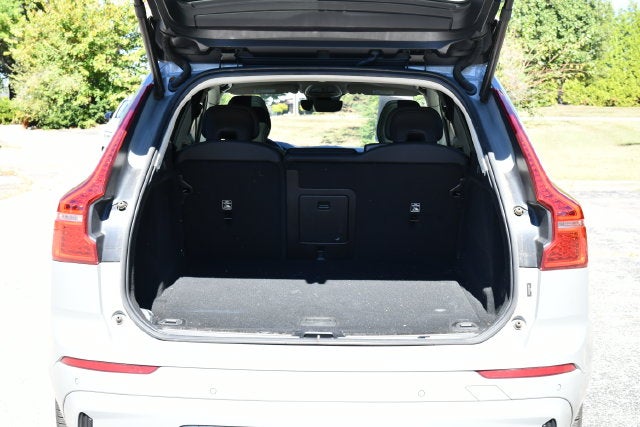 2024 Volvo XC60 B5 Plus Dark Theme