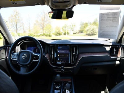 2023 Volvo XC60 B5 Plus Bright Theme