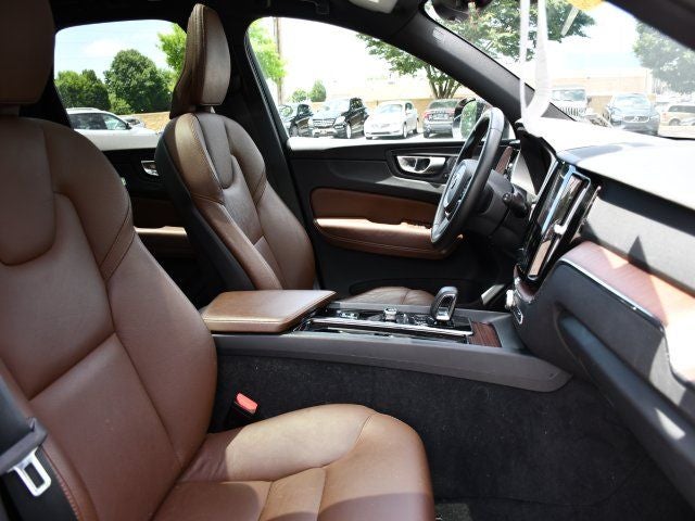 2023 Volvo XC60 B5 Plus Bright Theme