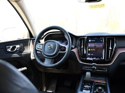 2023 Volvo XC60 B5 Plus Bright Theme