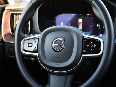 2023 Volvo XC60 B5 Ultimate Dark Theme