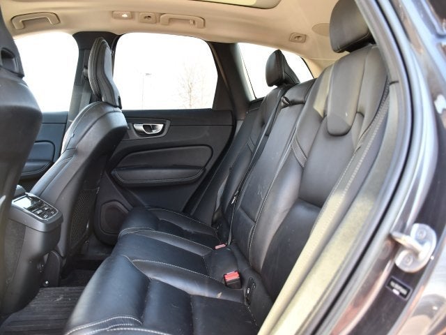 2023 Volvo XC60 B5 Ultimate Dark Theme