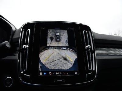 2025 Volvo XC40 B5 Plus Dark Theme