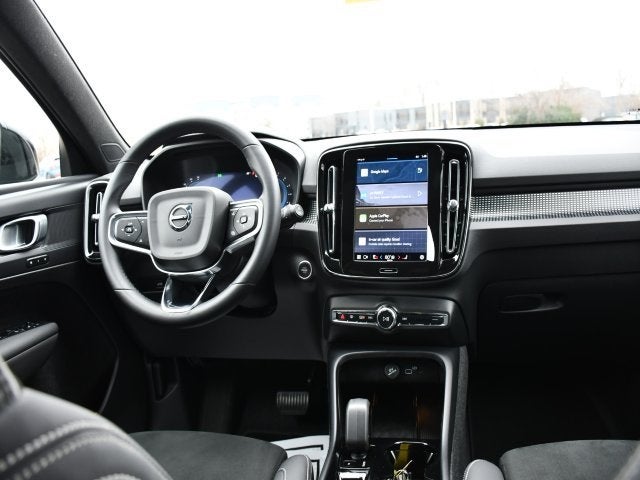 2025 Volvo XC40 B5 Plus Dark Theme