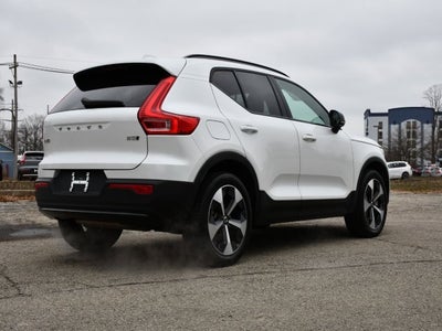 2025 Volvo XC40 B5 Plus Dark Theme