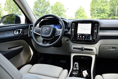 2026 Volvo XC40 B5 Plus