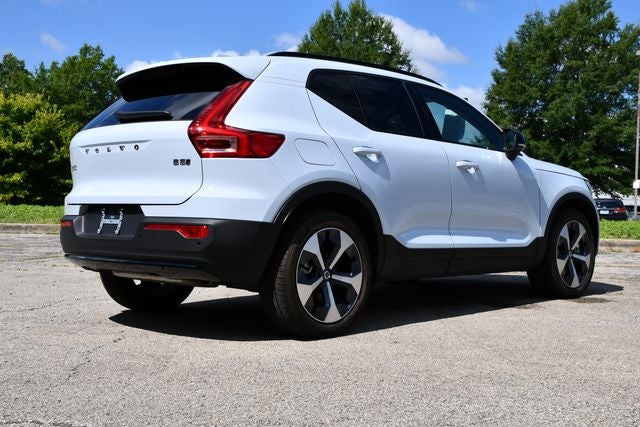 2026 Volvo XC40 B5 Plus