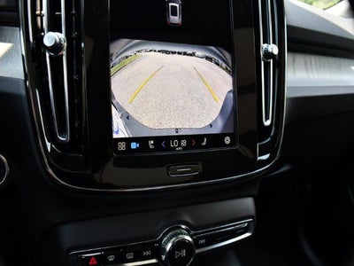 2025 Volvo XC40 B5 Plus Dark Theme