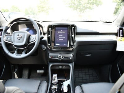 2025 Volvo XC40 B5 Plus Dark Theme