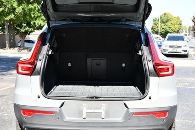 2026 Volvo XC40 B5 Plus
