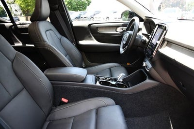 2026 Volvo XC40 B5 Plus