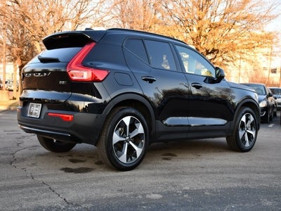 2025 Volvo XC40 B5 Plus Dark Theme