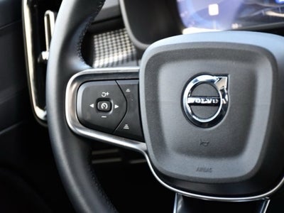 2025 Volvo XC40 B5 Plus Dark Theme