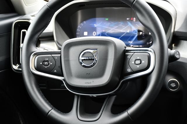 2026 Volvo XC40 B5 Plus