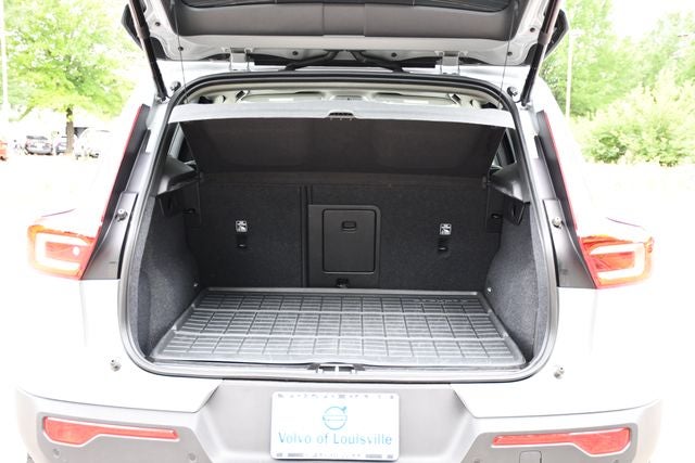 2026 Volvo XC40 B5 Plus