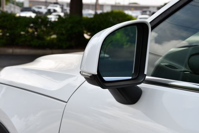 2024 Volvo XC40 B5 Plus Bright Theme