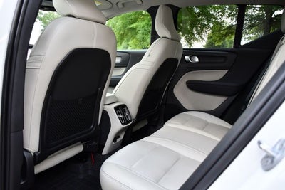 2024 Volvo XC40 B5 Plus Bright Theme