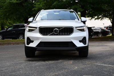 2024 Volvo XC40 B5 Plus Bright Theme