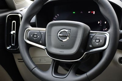 2024 Volvo XC40 B5 Plus Bright Theme