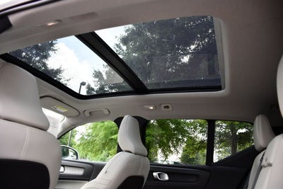 2024 Volvo XC40 B5 Plus Bright Theme