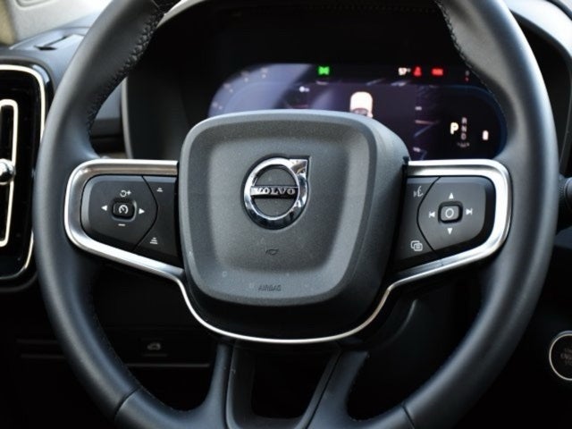 2025 Volvo XC40 B5 Plus Bright Theme