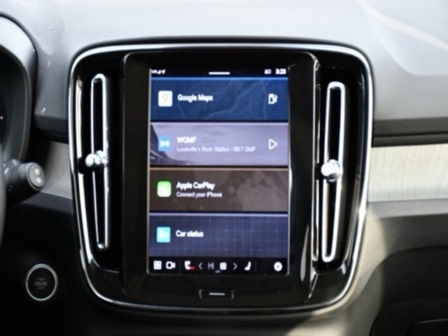 2025 Volvo XC40 B5 Plus Bright Theme